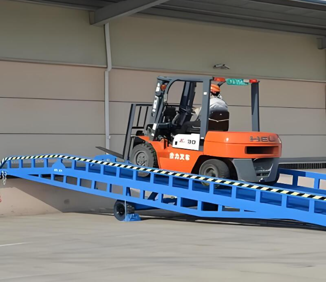 麻山移动式卸货平台（叉车用）